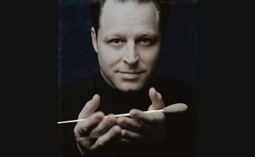 Eveniment 100% Rahmaninov, cu dirijorul John Axelrod și pianistul Roman Borisov