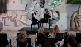 Pianistul Cătălin Răducanu va încheia la Ateneul Român, pe 24 octombrie, Turneul Național Un artist, un pian și un țambal