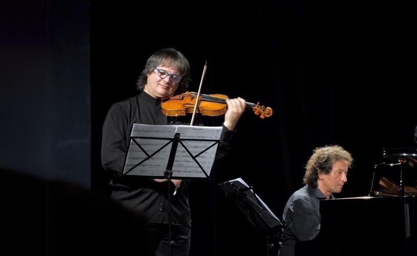 Duelul viorilor – Stradivarius versus Guarneri la Ateneul Român din Bucureşti pe 2 decembrie