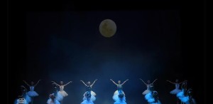 Balerina Iana Salenko dansează în “Lacul Lebedelor” la Sala Palatului