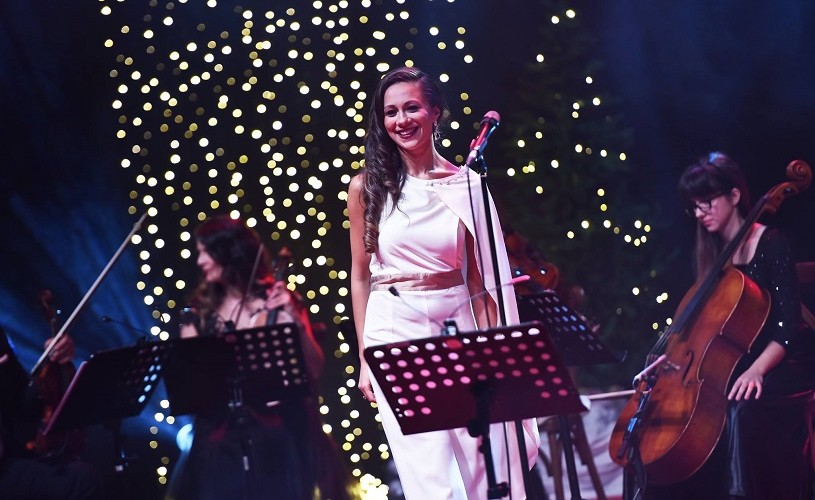 Viorica Pintilie invită publicul la concertul „The Magic of Christmas“, la Teatrul Apollo111