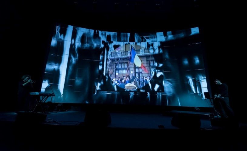 Filmul “Revoluția Nevăzută”, un documentar complex care reașază pașii peste urme.