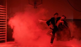 De ce (nu) vin tinerii la teatru? Cinci spectacole pentru publicul tânăr…