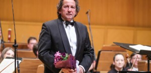 Din S.U.A. la București: dirijorul Radu Paponiu la pupitrul Orchestrei Naționale Radio