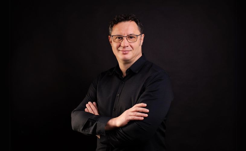 Ovidiu Constantin Cornilă: “Românii de pretutindeni se identifică deplin cu sentimentul acesta unic de a fi român, imposibil de explicat, doar de simțit”