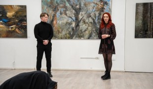 Deschiderea oficială a expoziției „Symbiosis” a avut un element interactiv și dinamic