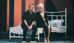 MAMMA MIA – clasica poveste de dragoste cu final fericit, pe hiturile nemuritoare de la ABBA