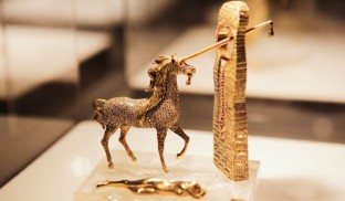 Numărătoarea inversă a început! Expoziția „Universul lui Salvador Dalí” mai poate fi vizitată doar până la 1 septembrie, la ARCUB – Hanul Gabroveni