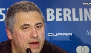 Radu Jude câștigă Ursul de Argint pentru scenariul unui film filmat cu telefonul