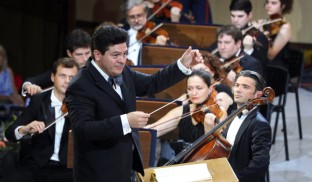 Cristian Măcelaru va deschide ediția aniversară a Festivalului Enescu din acest an, la pupitrul Orchestrei Filarmonicii „George Enescu”
