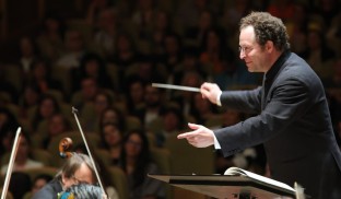 Multipremiat internațional, pianistul italian Giuseppe Guarrera cântă Ceaikovski la Sala Radio