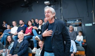 Începe Hoinar.Unbroken – De la dialoguri despre reziliență la „Șoapte” muzicale și lecții de pian sub cerul liber