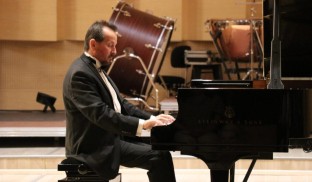 Horia Mihail continuă Pianul Călător 2026