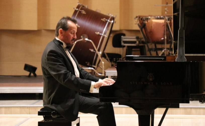 Horia Mihail continuă Pianul Călător 2026