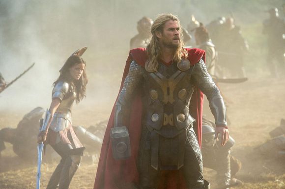 Jocurile foamei- Thor: Intunericul Jocurile foamei- Thor: Intunericul