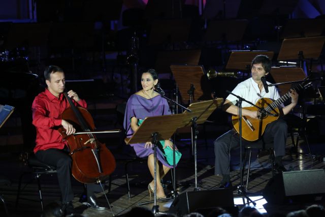 Razvan Suma, Analia Selis şi Julio Santillan