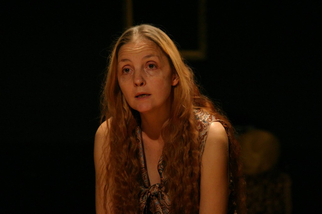 Rodica Negrea in Rose la Teatrul Act